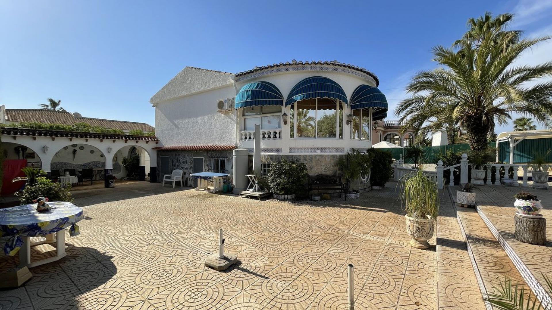 4 Sovrum Villa i Torrevieja